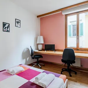 Apartment Santa Croce - Chic Retreat In The Heart Of